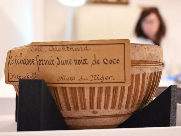 Calbasse formée d'une noix de coco - Collection Archinard